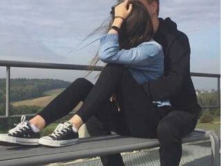 Ερωτική συνομιλία μέσω βίντεο AugustineAnto