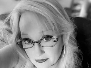 Ερωτική συνομιλία μέσω βίντεο Ava6j74