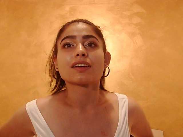 Εκπομπές οθόνης AvaHarper