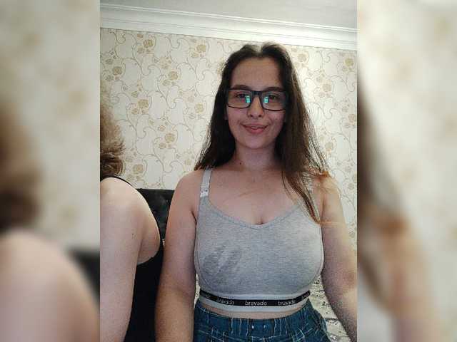 Εκπομπές οθόνης Love_Crew