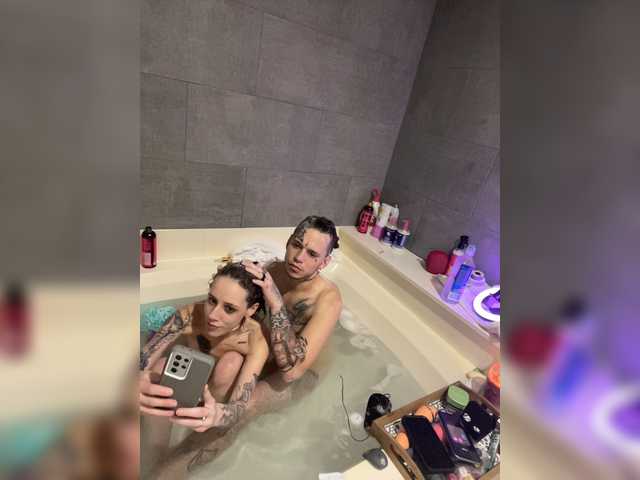 Φωτογραφίες Ayejax1 Hot tub time machine