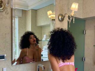 Ερωτική συνομιλία μέσω βίντεο babydripp