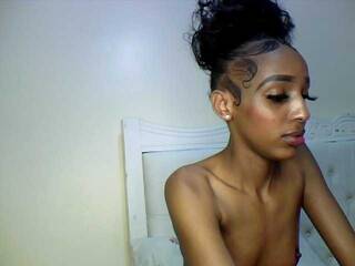 Ερωτική συνομιλία μέσω βίντεο babyroshan