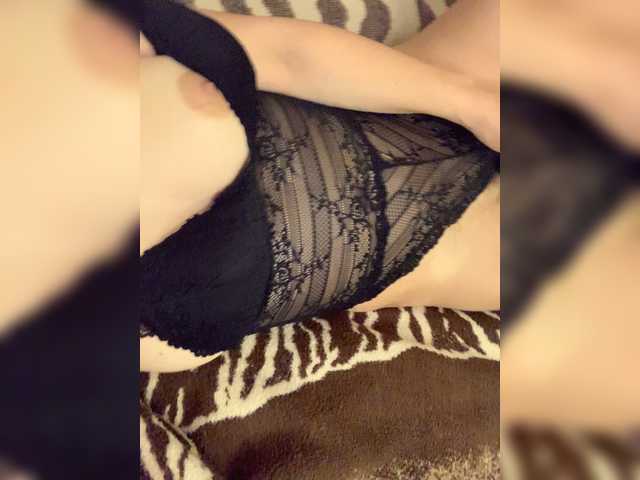 Εκπομπές οθόνης LittleGirl88