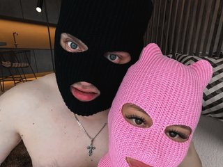 Ερωτική συνομιλία μέσω βίντεο Karina_and_Batman