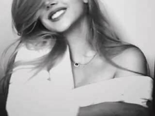 Ερωτική συνομιλία μέσω βίντεο belanita