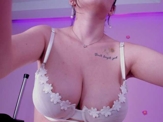 Φωτογραφίες bella-adams Hey! im so happy u be here with me ♥ let's have fun ♥ #latina #skinny #bigboobs #bigtits #bigass #squirt #blonde #cute