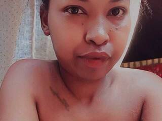 Ερωτική συνομιλία μέσω βίντεο bellahxo