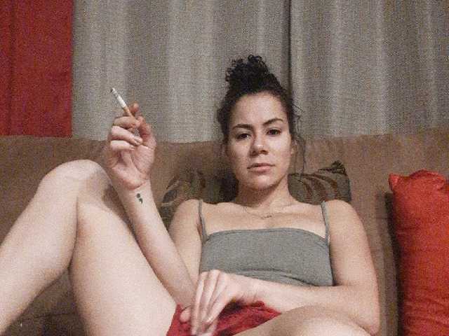 Φωτογραφίες Bellasunmy smoking and talking with your Latina sis