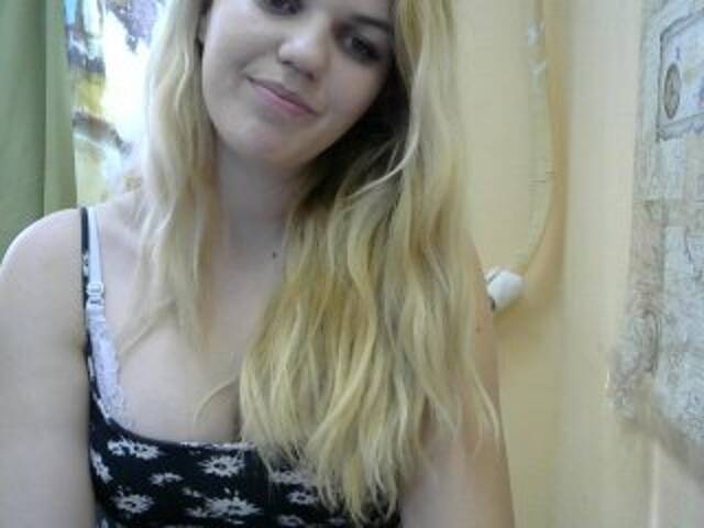 Εκπομπές οθόνης BellyBella