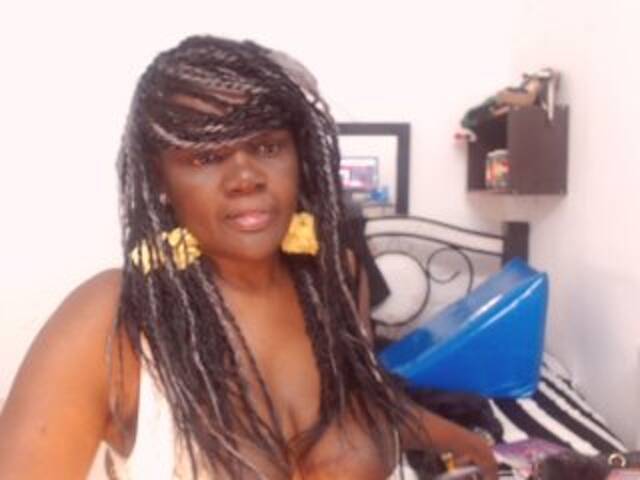 Εκπομπές οθόνης BigBustyBlack