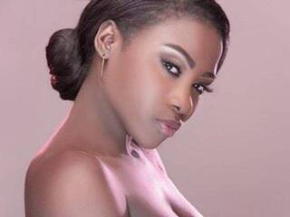 Ερωτική συνομιλία μέσω βίντεο Blackdoll1