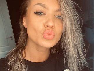 Ερωτική συνομιλία μέσω βίντεο bllueeice