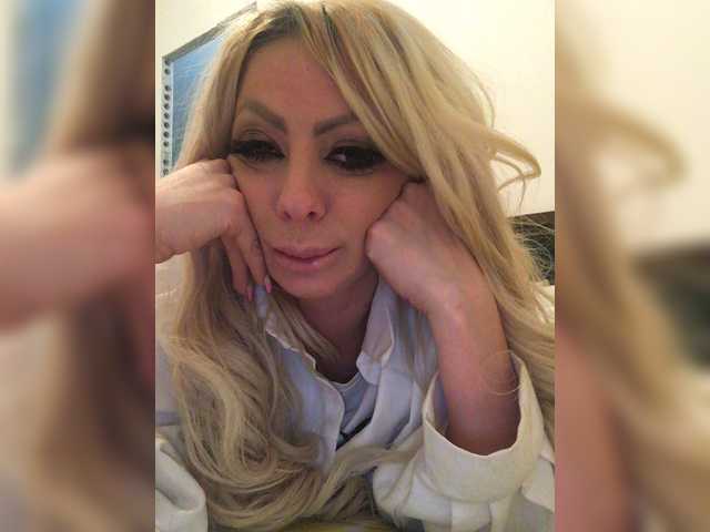 Εκπομπές οθόνης blondalina