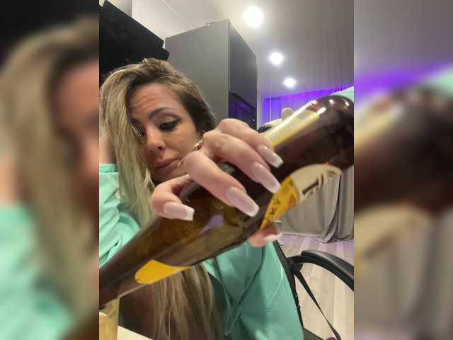 Εκπομπές οθόνης blondalina