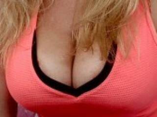 Ερωτική συνομιλία μέσω βίντεο blondoline