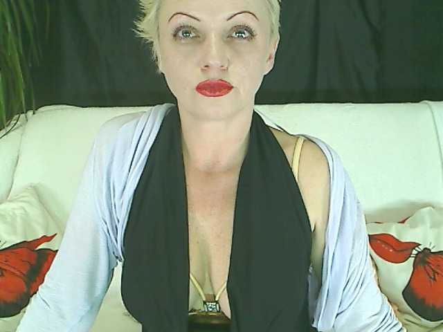 Εκπομπές οθόνης BlondySquirt