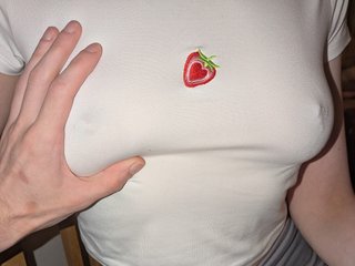 Ερωτική συνομιλία μέσω βίντεο Almond_milk