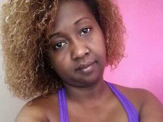 Ερωτική συνομιλία μέσω βίντεο Bonivianah