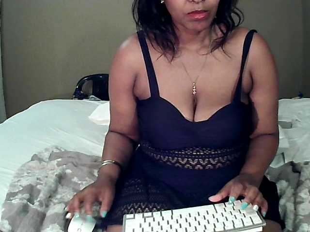 Εκπομπές οθόνης Bootygorgeous