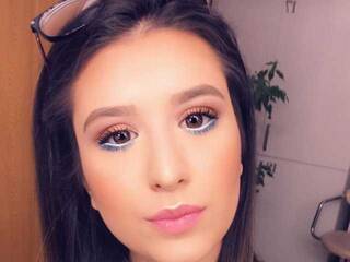 Ερωτική συνομιλία μέσω βίντεο brianakiss