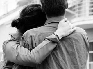 Ερωτική συνομιλία μέσω βίντεο BrianEsi