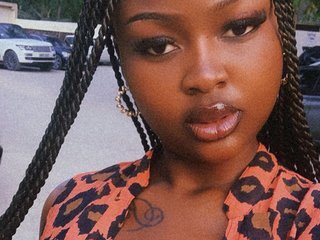 Ερωτική συνομιλία μέσω βίντεο Bustychichi