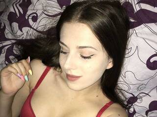 Ερωτική συνομιλία μέσω βίντεο CallmeBella