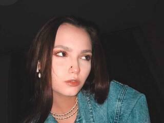 Ερωτική συνομιλία μέσω βίντεο Camilla-Dark