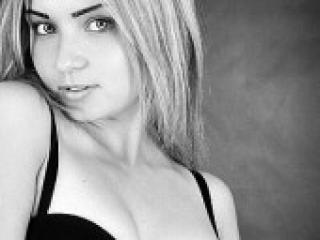 Ερωτική συνομιλία μέσω βίντεο candygirl8
