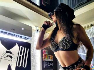 Ερωτική συνομιλία μέσω βίντεο Carin-France