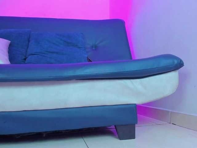 Εκπομπές οθόνης Caroliina611