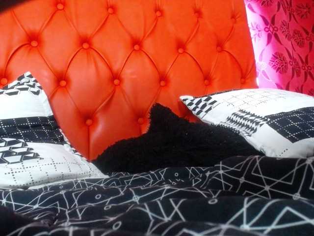 Εκπομπές οθόνης celestehot2