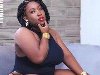 Ερωτική συνομιλία μέσω βίντεο Chanel-blak