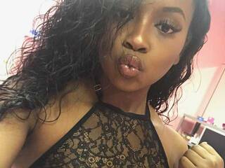 Ερωτική συνομιλία μέσω βίντεο charliebarbie