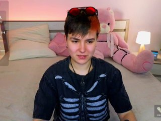 Ερωτική συνομιλία μέσω βίντεο CharlieeAdams