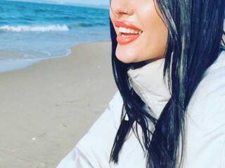 Ερωτική συνομιλία μέσω βίντεο charmBella