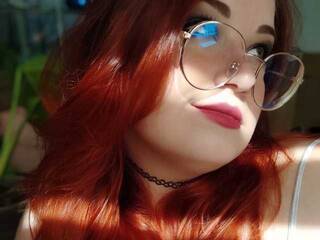 Ερωτική συνομιλία μέσω βίντεο ChellWillTell