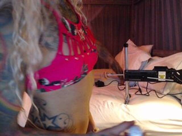 Εκπομπές οθόνης SexyDP69