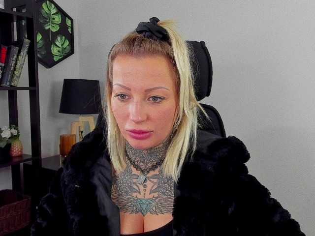 Φωτογραφίες ChloePleasure #tattoo#dominate#femdom#cuckold#dirtytalk#fantasize#joi