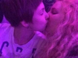 Ερωτική συνομιλία μέσω βίντεο chlorid