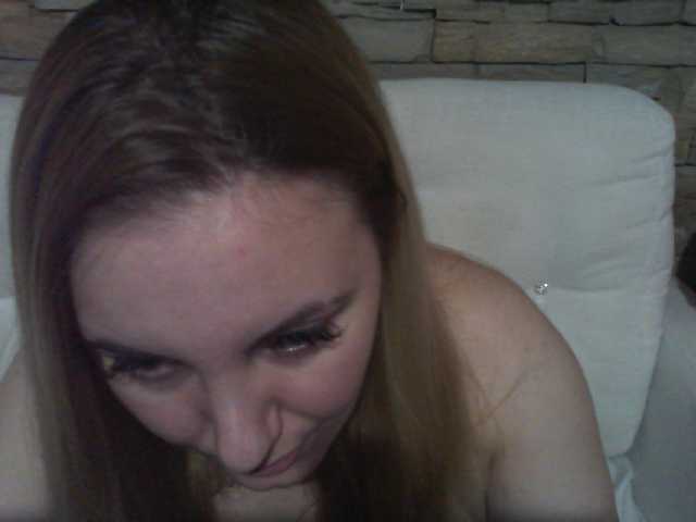 Εκπομπές οθόνης ChristinaHotX