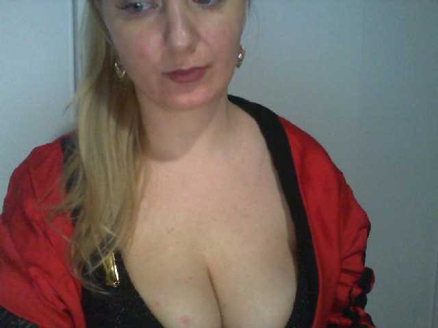 Εκπομπές οθόνης ChristinaHotX