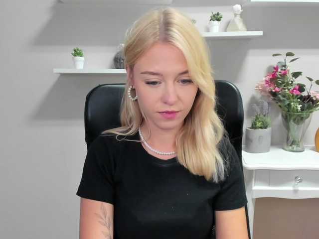 Φωτογραφίες CindyGlam #blonde #joi #cuckold #femdom #sph