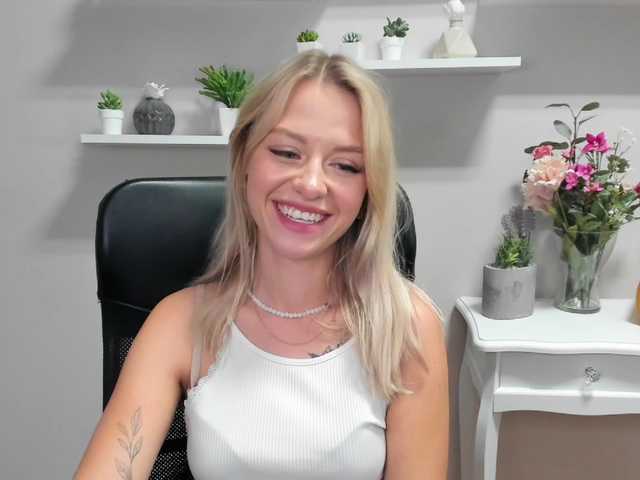 Φωτογραφίες CindyGlam #blonde #joi #cuckold #femdom #sph