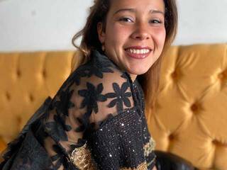 Ερωτική συνομιλία μέσω βίντεο Cloe-Flower