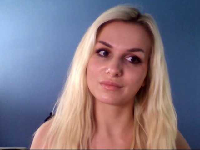 Εκπομπές οθόνης Cornelia22hot