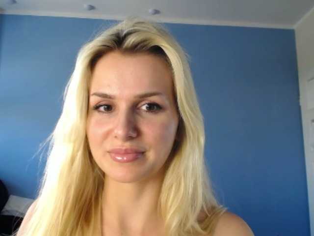 Εκπομπές οθόνης Cornelia22hot