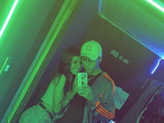 Ερωτική συνομιλία μέσω βίντεο couple-2533