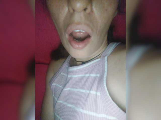 Φωτογραφίες CurlyHanna #horny#pircing#tongue#nipples#perfored#milf#